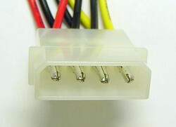 This shows the male end of the WRPWRY12 cable. This shows the male end of the WRPWRY12 cable.